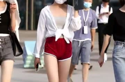 车展小姐姐着急下班了,背后原因引人关注