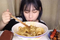 板面 小姐姐,一场味蕾与视觉的盛宴